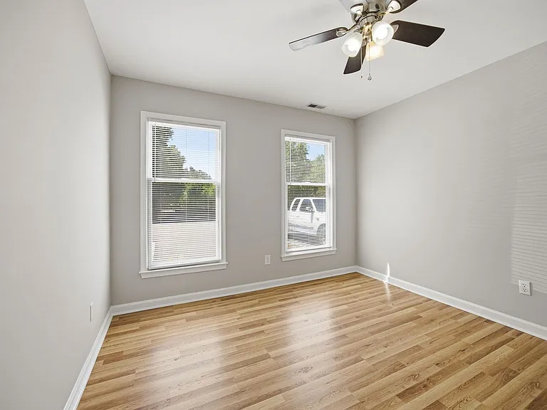 1509 Clermont Rd — Photo 13