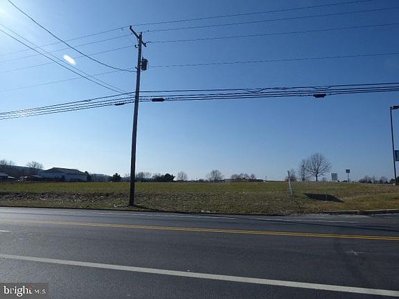 2nd image of 2540 Cape Horn Rd