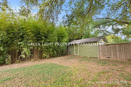 1202 Woodlawn Ave Photo 1