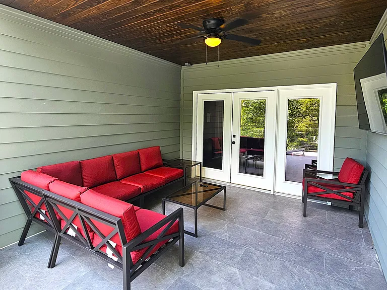 Rooftop Covered porch (65" TV)