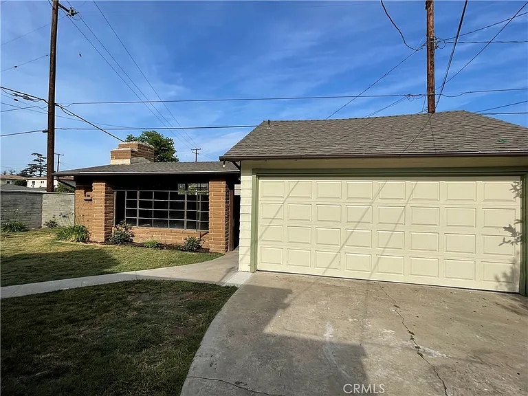 394 S Shaffer St — Photo 52