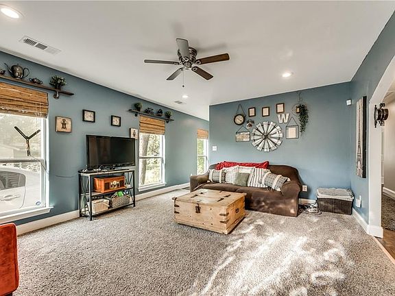 3rd image of 759 Elsberry Ave