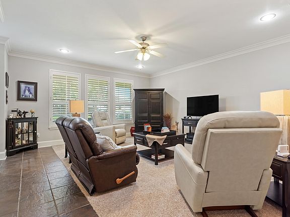 5th image of 1837 Hollylake Cir