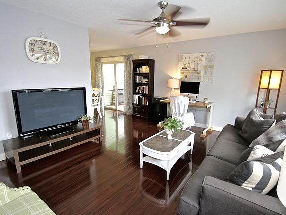 3rd image of 325 96th Ln NE