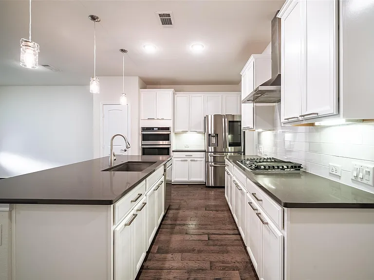10918 Cannes Memorial Dr — Photo 5