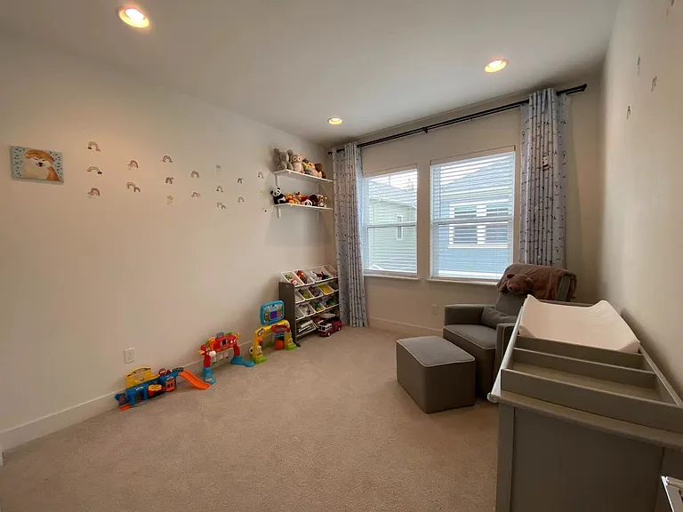 Guest bedroom 2