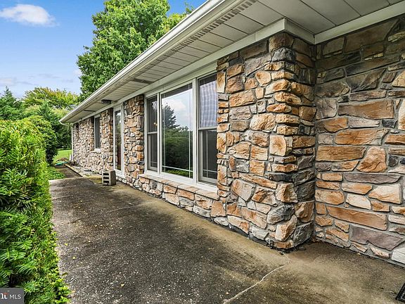 2nd image of 2621 Vireo Rd