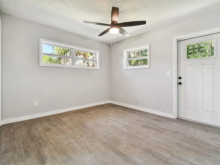535 W Palmeden Dr — Photo 24