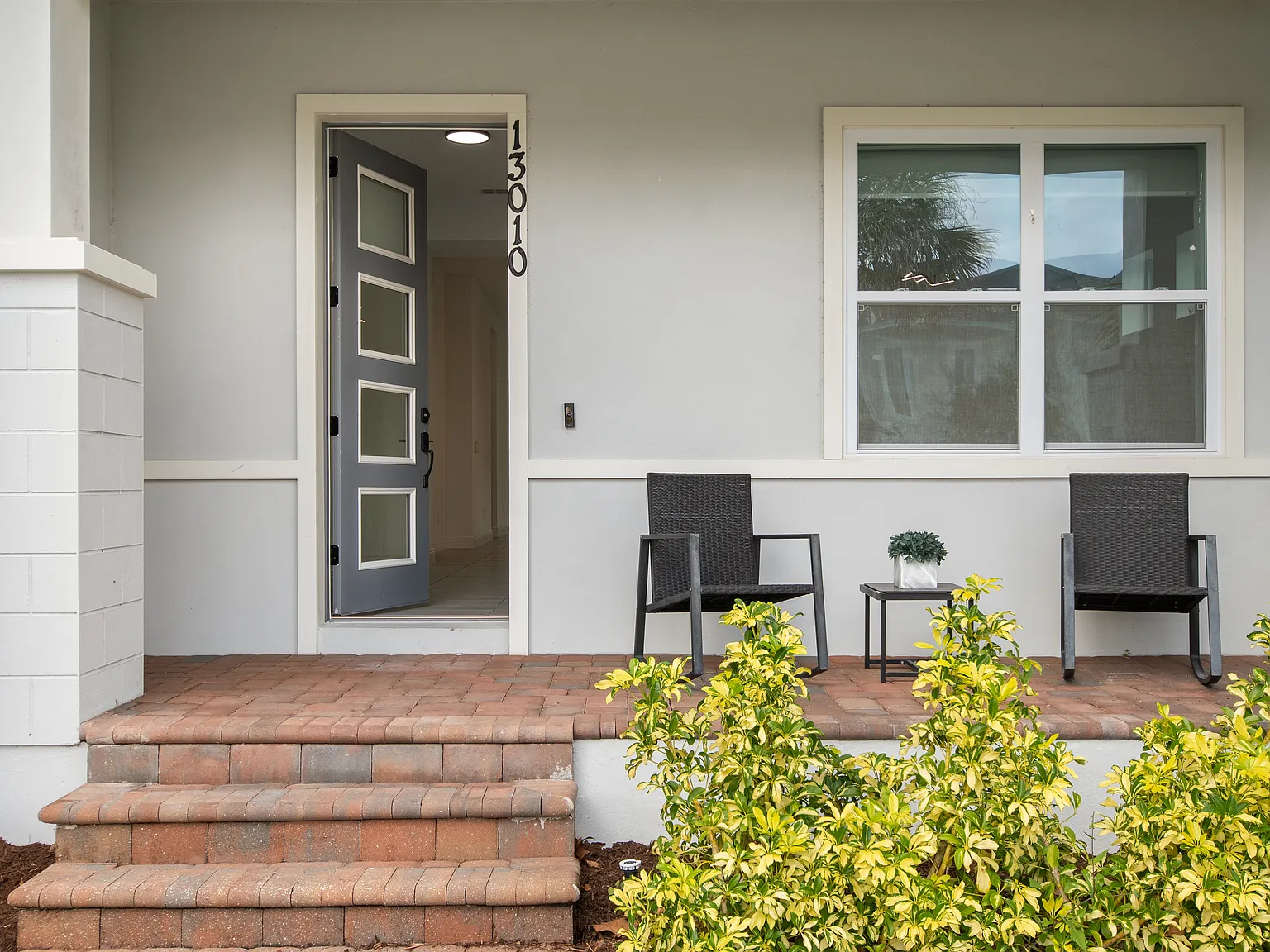 3 bed, 2.5 bath, 2098 sqft, $3,700 — Photo 3