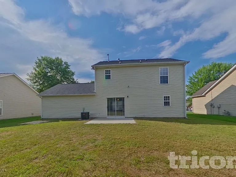 8717 Rozumny Dr — Photo 18