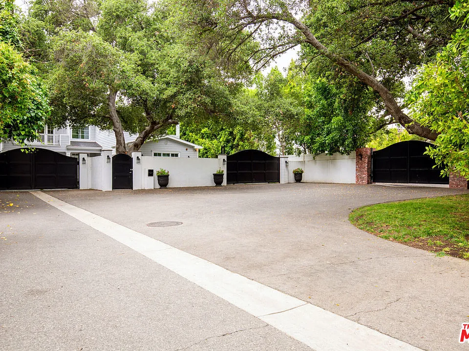 17524 Jayden Ln