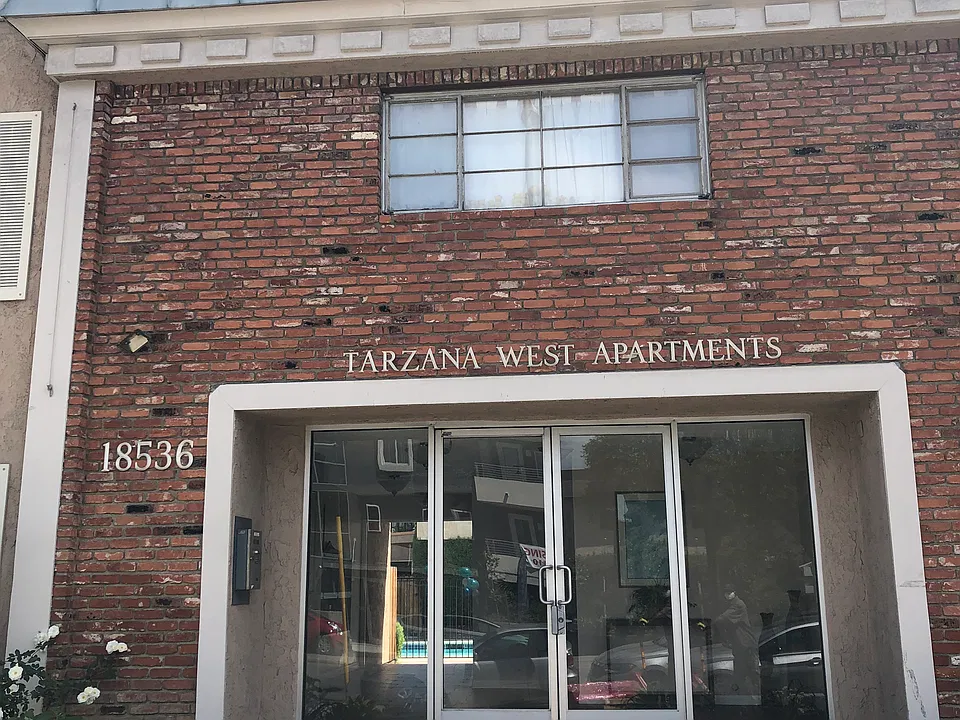 Tarzana West Apartments