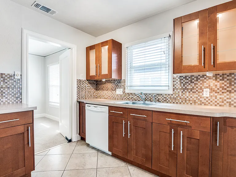 1324 Kings Hwy #3 — Photo 6