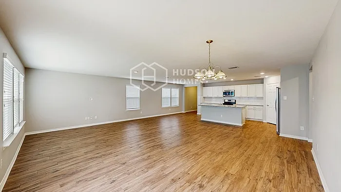 2716 Tobias Ln — Photo 7