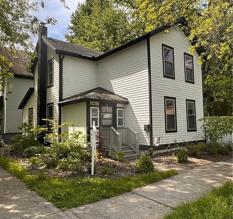 1st image of 216 S Plain St