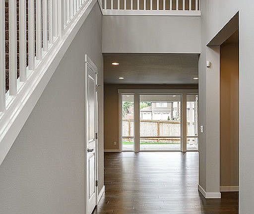 5th image of 5604 S 318th Ct