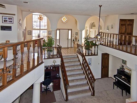 2nd image of 5017 Calle Del Cielo NE
