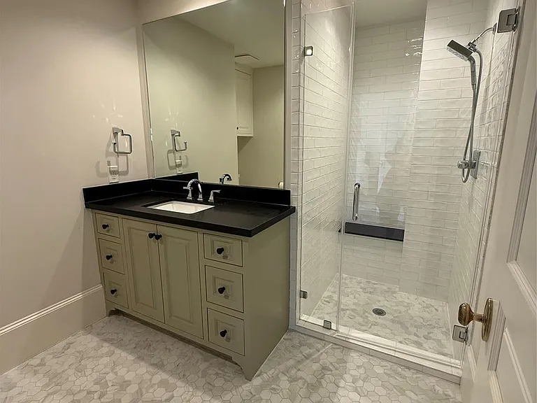 2506 Blue Bonnet Blvd — Photo 9