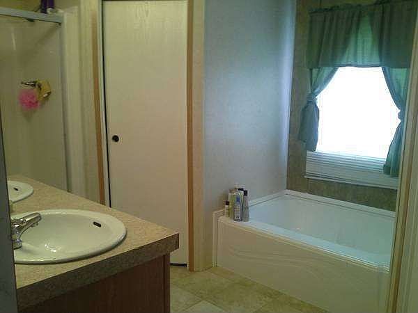 2nd image of 240 Orange St
