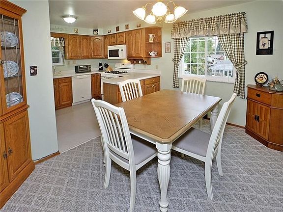 2nd image of 137 Saint Rose Pl