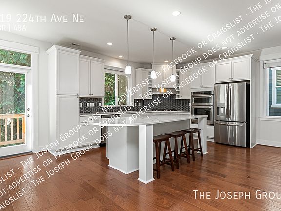 5th image of 819 224th Ave NE
