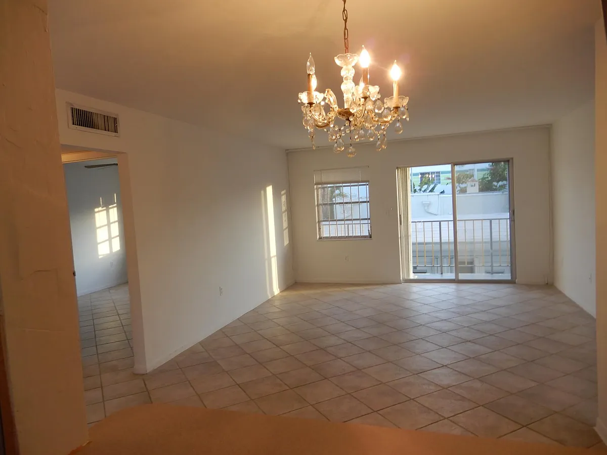Building Photo - 1234 Pennsylvania Ave #3B