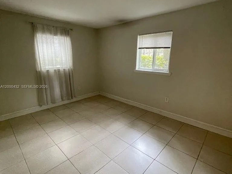 8601 SW 68th Ct #4 — Photo 5