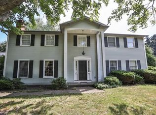 10 Brookwood Rd, Pittsford, NY 14534