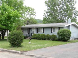 1420 S 16th St, Prairie Du Chien, WI 53821