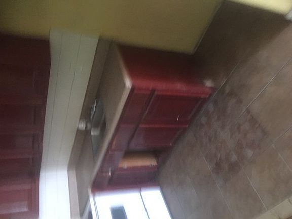 4th image of 859 E 169th St