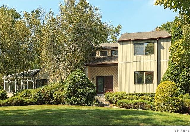 1st image of 7 Pea Pond Ln