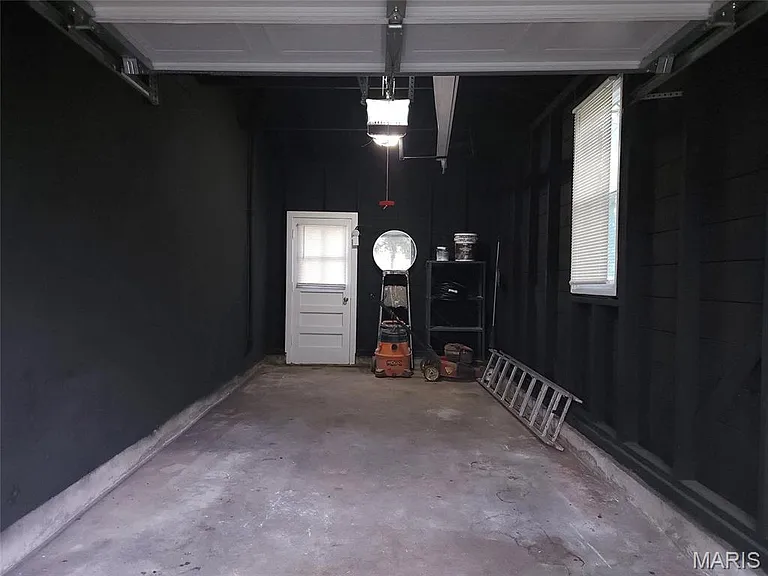 637 Karess Dr — Photo 19