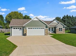 804 Moonbeam Ln, Francis Creek, WI 54214