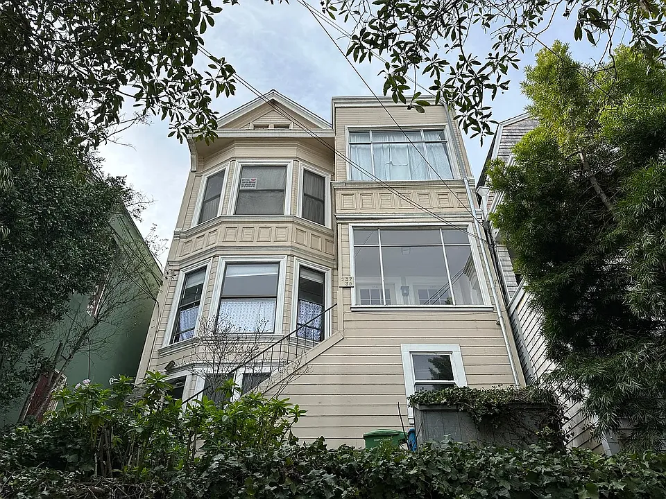 237 5th Ave #4
