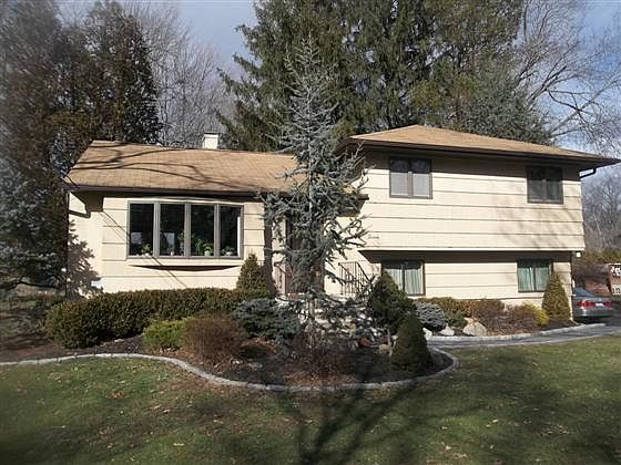 1st image of 16 Scott Dr