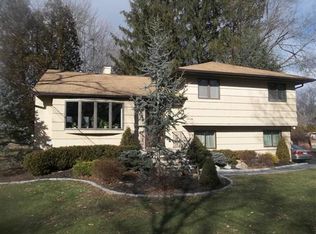 16 Scott Dr, New City, NY 10956