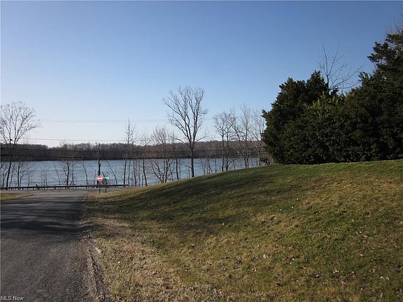 2nd image of 3027 Bird Dr