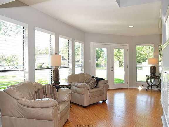 5th image of 8604 Jade Ct