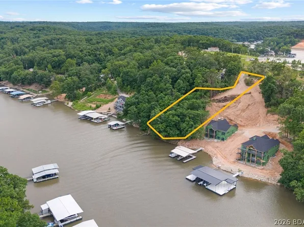 2 Pershing Dr, Camdenton, MO 65020