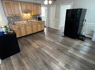 1087 Park Ave APT 3, Woonsocket, RI 02895