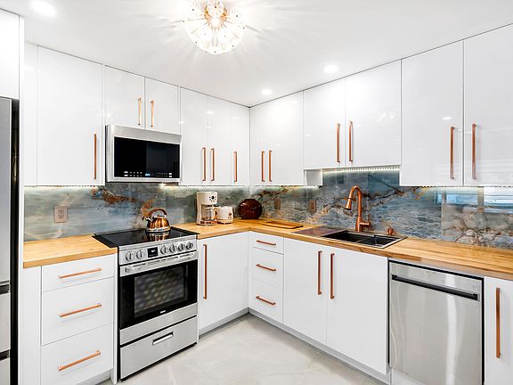 2nd image of 1805 Eleuthera Pt E #G1