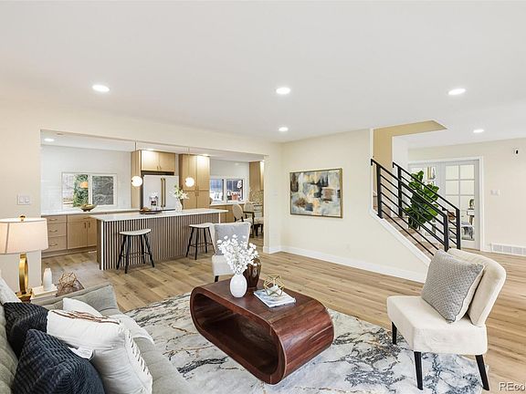 4th image of 6708 W Portland Avenue