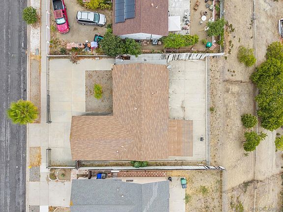 2nd image of 656 Flora Dr