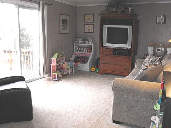 Sliding glass door from FR to deck