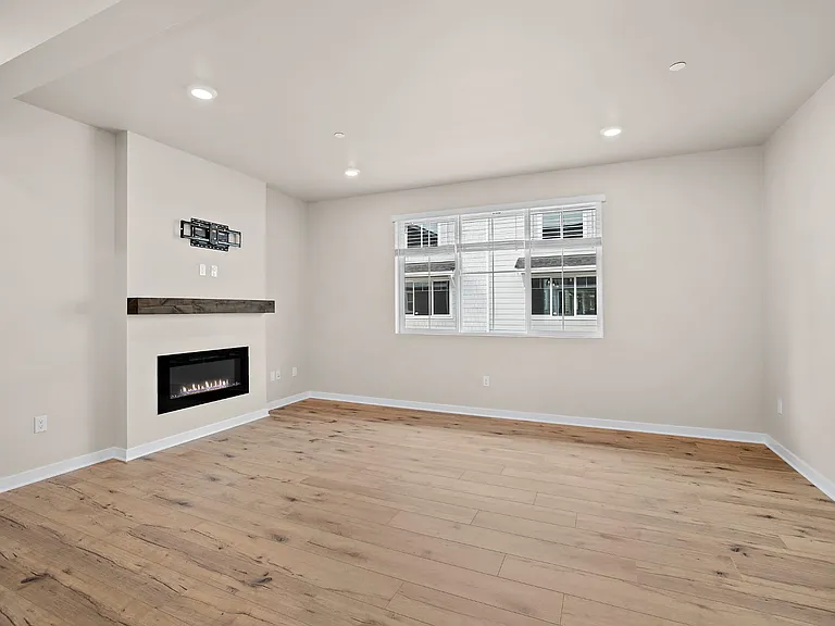 13730 Manor Way #E5 — Photo 8