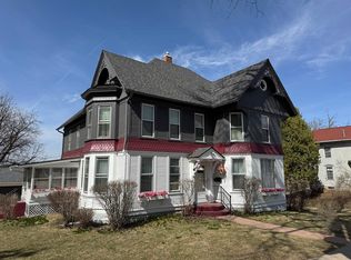 407 S Main St, Mount Carroll, IL 61053