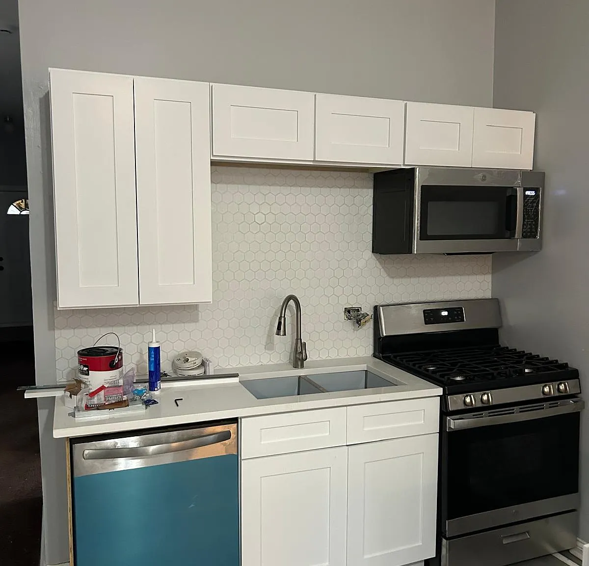 3 bed, $2,050 — Photo 3
