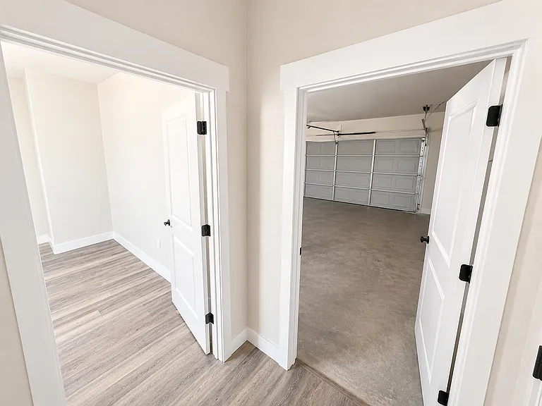 5579-5581 Linrich Ln — Photo 24