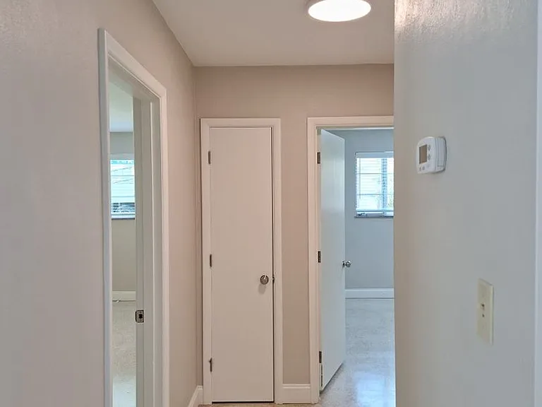 6826 Dorchester Dr — Photo 15