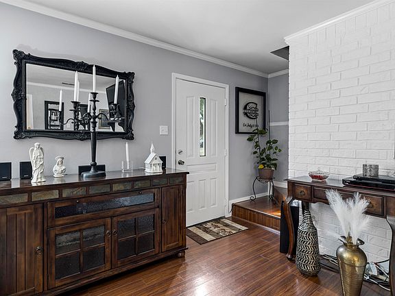 3rd image of 4 Spring Valley Cir